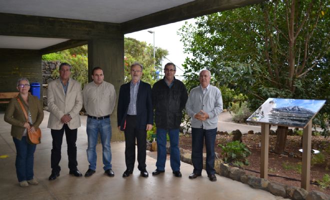 Imagen de la visita institucional al Aula de la Naturaleza del IES Rafael Arozarena.