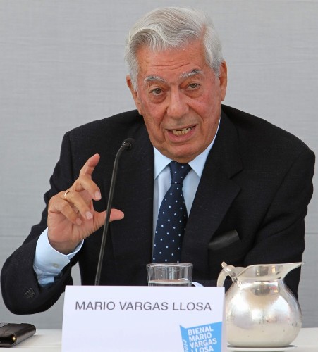 El escritor peruano Mario vargas Llosa
