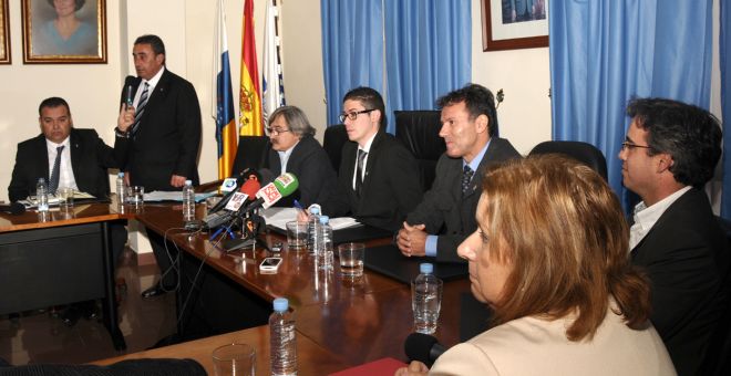 Imagen del pleno de la moción de censura en el Ayuntamiento de San Juan de la Rambla.