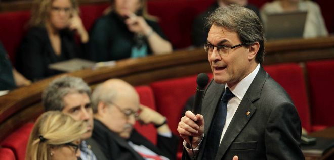 El presidente de la Generalitat, Artur Mas, durante una de sus intervenciones en la sesión de control al gobierno catalán del Parlament de Catalunya, que ha estado centrada en la la presunta vinculación de CDC con el caso Palau.