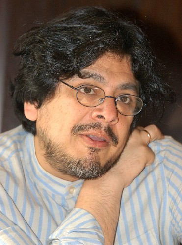El escritor peruano Fernando Iwasaki .