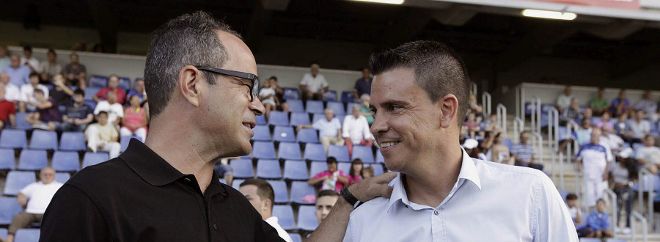 Los entrenadores del CD Tenerife, Álvaro Cervera (i) y de la UD Las Palmas, Sergio Lobera.