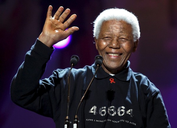 Foto de archivo tomada el 2 de julio de 2005 del expresidente sudafricano Nelson Mandela.