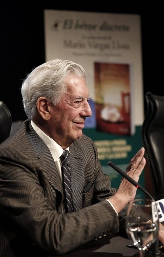 El escritor Mario Vargas Llosa sitúa en el Perú actual su nueva novela, 