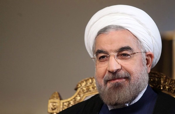 Una imagen cedida por la página web oficial del presidente iraní Hassan Rowhani muestra al presidente Rowhani hablando en una entrevista transmitida en vivo el martes 10 de septiembre de 2013, en Teherán (Irán). 