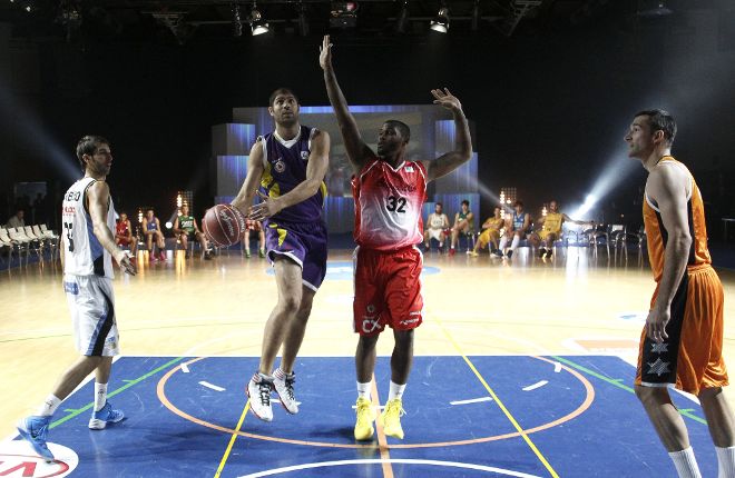 Momento del partidillo jugado durante los actos de presentación de la Liga Endesa ACB.