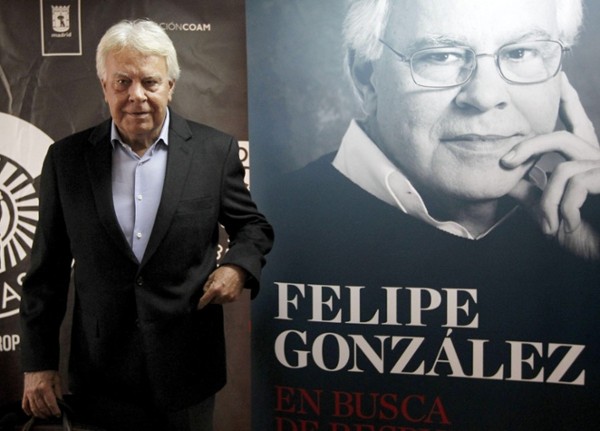 El expresidente del Gobierno Felipe González, durante la presentación hoy de su libro 