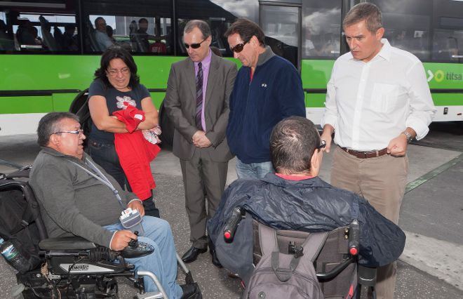 Un momento del encuentro con los colectivos de discapacitados. 