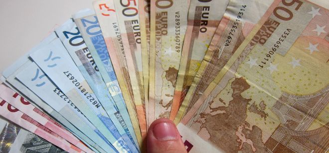 En Canarias, el salario medio anual asciende a 19.516 euros.