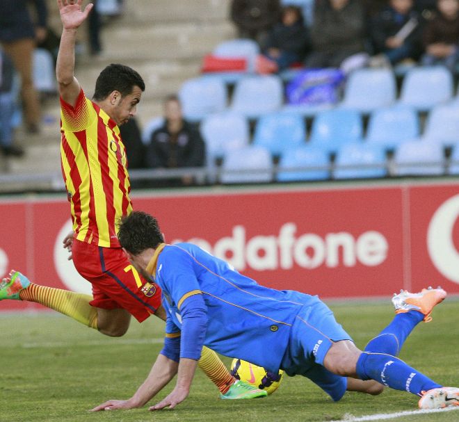 El tinerfeño Pedro Rodríguez se dispone a marcar el tercer gol de su equipo.