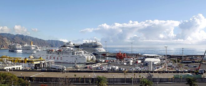 Vista general del puerto de Santa Cruz de Tenerife.