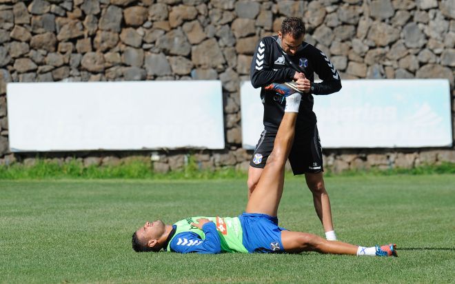 Aridane Santana coliderará el ataque junto a Ayoze Pérez.