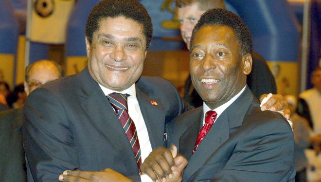 Eusebio (a la izquierda), junto a Pelé, dos mitos del fútbol mundial.