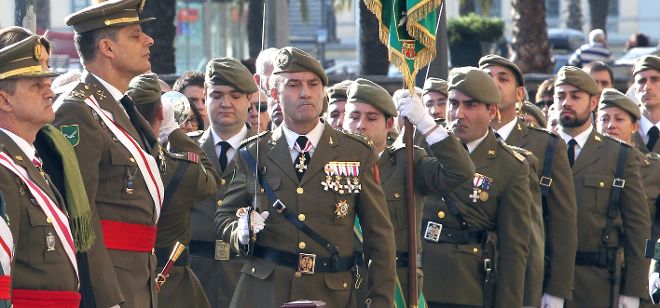 El teniente general inspector del ejército, Ricardo Alvarez-Espejo (2-i), preside hoy el acto de celebración de la Pascua Militar en el Palacio Capitanía de Barcelona.