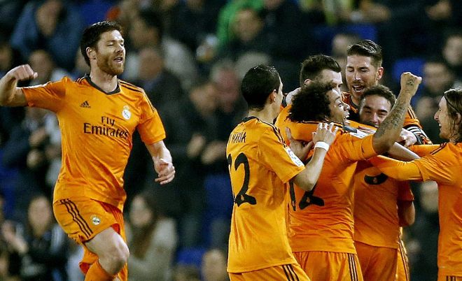 Los jugadores del Real Madrid celebran el gol de Pepe ante el Espanyol.