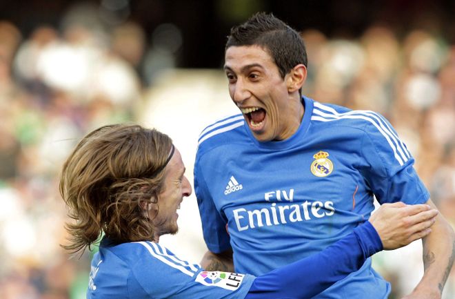 El delantero argentino del Real Madrid, Ángel Di Maria (d), celebra con su gol