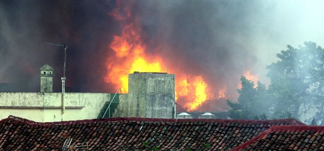 Imagen de archivo del incendio del Obispado.