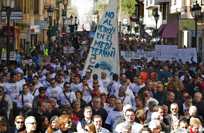 Más de 5.000 personas de toda la Comunitat Valenciana se han manifestado hoy en Castellón para decir no a las prospecciones petrolíferas en el Golfo de Valencia y en el entorno de las islas Columbretes.