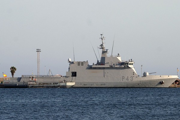 Imagen en la Wikipedia del buque Relámpago.