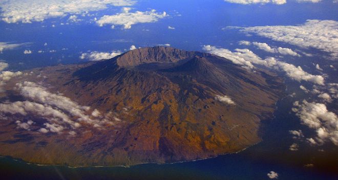Volcán Pico do Fogo (2.829 metros de altura), el volcán más activo de la región de la Macaronesia. 