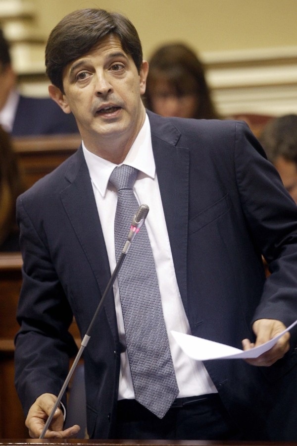 El consejero de Economía y Hacienda del Gobierno de Canarias, Javier González Ortiz,