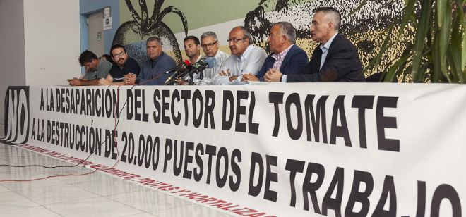 La Plataforma por la Defensa del Tomate, Frutas y Hortalizas de Canarias.