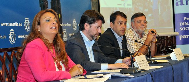 Cristina Valido, Carlos Alonso, José Manuel Bermúdez y Rafael de Saja destacaron el valor de la actividad de los mayores.