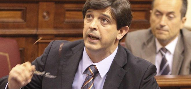 Javier González Ortiz, ayer, en el Parlamento de Canarias.