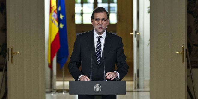 El presidente del Gobierno, Mariano Rajoy, durante la declaración institucional ante los medios de comunicación en el Palacio de la Moncloa a las 10:30 horas, donde ha anunciado que el Rey Don Juan Carlos ha decidido abdicar en su hijo, el Príncipe de Asturias.