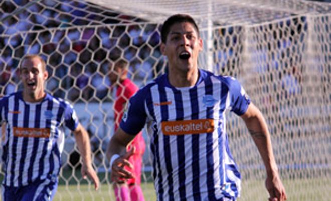 Guzmán celebra su gol.