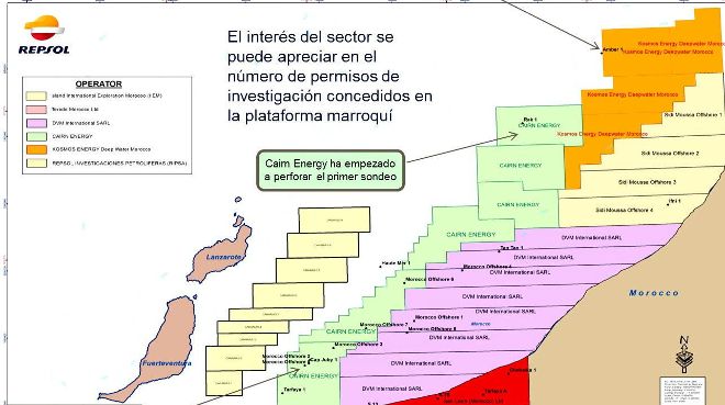 Imagen facilitada por la compañía Repsol de las cuadrículas del Atlántico donde pretende buscar hidrocarburos (en amarillo), al este de Lanzarote y Fuerteventura, y de las zonas donde existen permisos de prospección otorgados por Marruecos.
