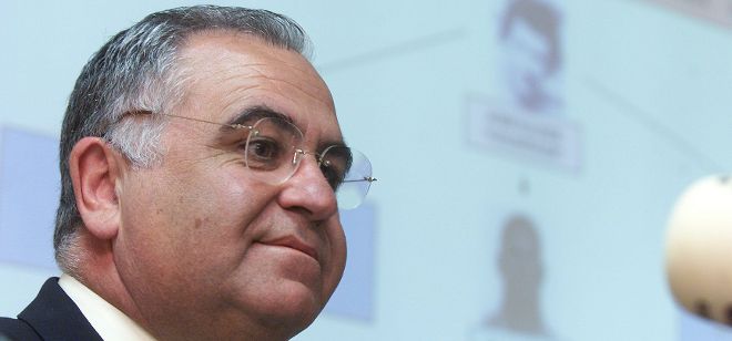 Juan Cotino se defiende ante las acusaciones de la oposición.