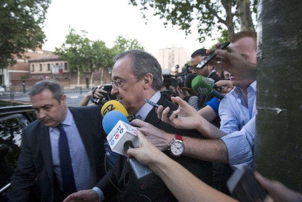 El presidente del Real Madrid, Florentino Pérez, a su salida del hospital Gregorio Marañón.
