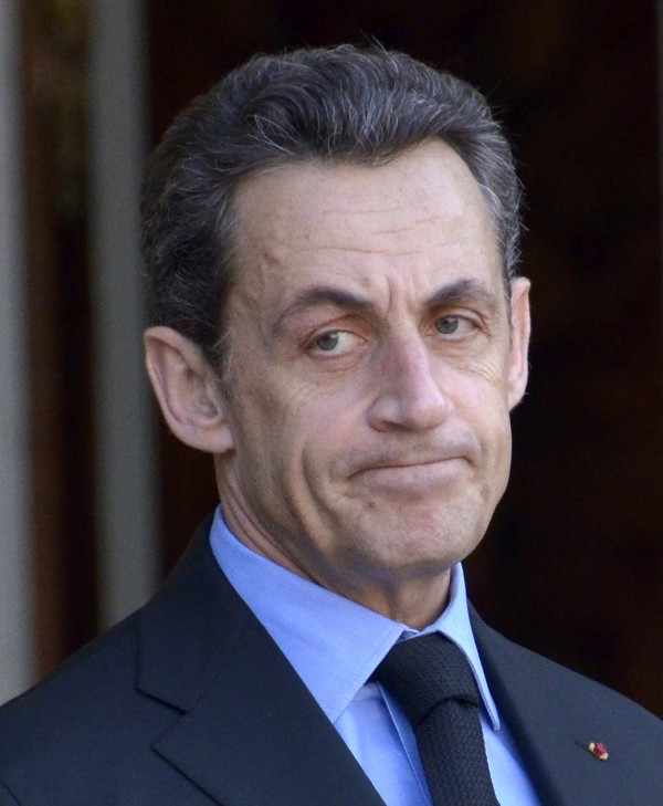 Fotografía de archivo tomada el 23 de marzo de 2011 que muestra al entonces presidente galo Nicolas Sarkozy en el Palacio del Elíseo en París (Francia).