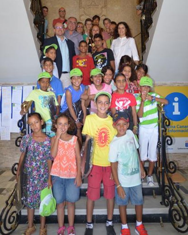 Imagen de la visita de los menores al Cabildo.