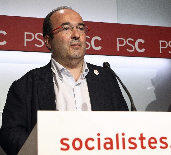 Miquel Iceta pronuncia unas palabras en la sede del PSC, esta tarde en Barcelona, tras ser elegido nuevo primer secretario del partido en Cataluña.