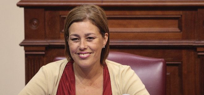 Astrid Pérez en el Parlamento regional.