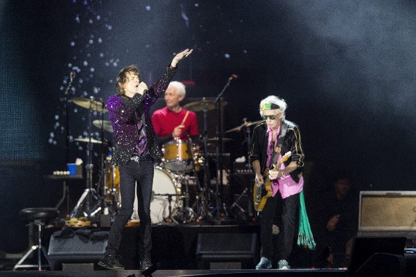El vocalista de los Rolling Stones, Mick Jagger (i), y el guitarrista, Keith Richards.