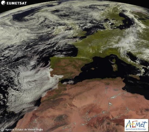 La Agencia Estatal de Meteorología (Aemet) prevé para mañana, viernes, probabilidad de chubascos y tormentas localmente fuertes en zonas del nordeste peninsular y del norte de Castilla-León. 
