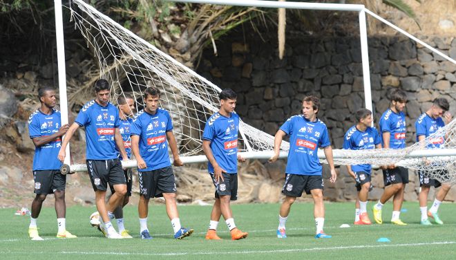 Los jugadores del Tenerife durante el entreno de hoy.