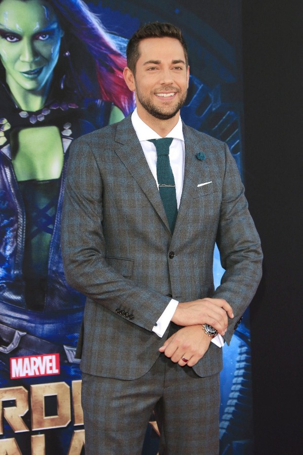 El actor estadounidense Zachary Levi posa para los fotógrafos a su llegada al estreno mundial de la película de Marvel 