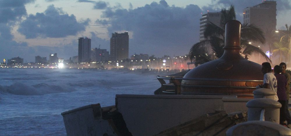 Vista general de hoy, viernes 5 de septiembre de 2014, de los daños causados por el huracán Norbert en el puerto de Mazatlán.