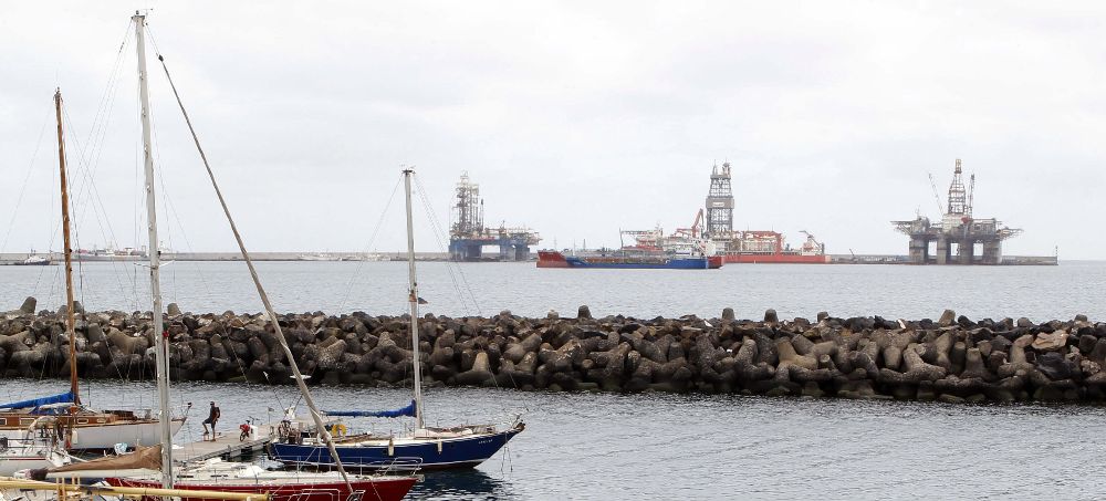 El Ministerio de Industria ha autorizado a Repsol a realizar sondeos en busca de hidrocarburos en aguas cercanas a Canarias.