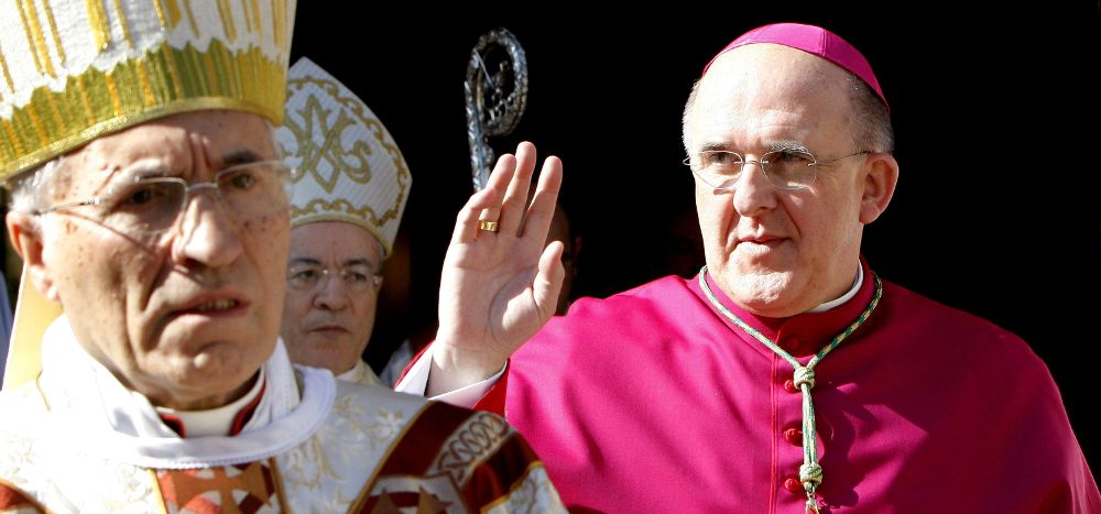 2009, de Carlos Osoro (d), que ha sido nombrado por el papa Francisco nuevo arzobispo de Madrid, tras aceptar la renuncia de Antonio María Rouco Varela (i).