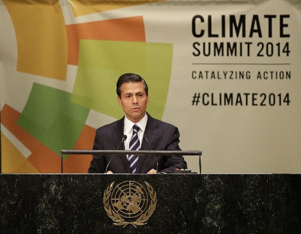 El presidente de México Enrique Peña Nieto habla en la cumbre sobre el Cambio Climático 2014.