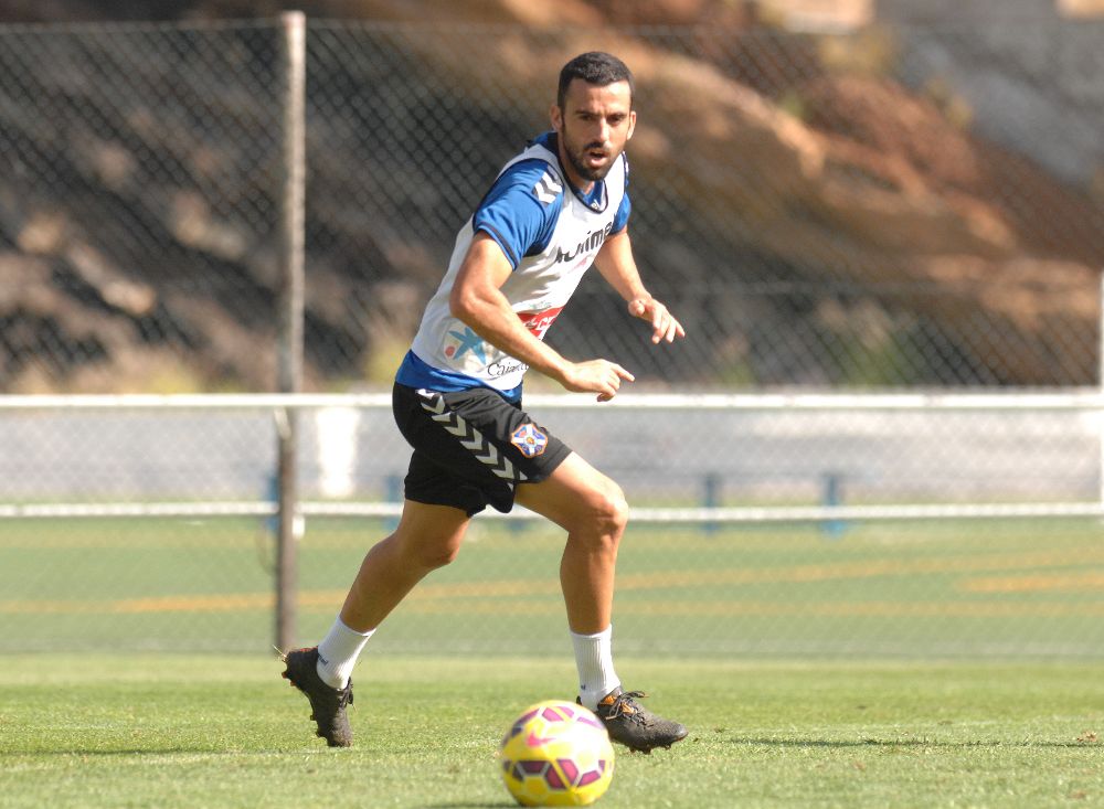 Ricardo, centrocampista del CD Tenerife.