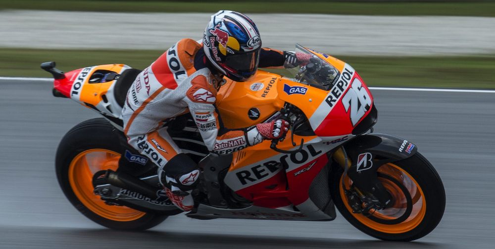 El piloto español de MotoGP Dani Pedrosa (Repsol Honda) participa en una sesión de entrenamientos libres para el Gran Premio de Malasia de motociclismo hoy, viernes.