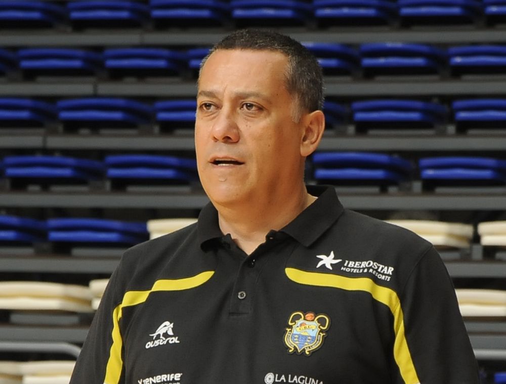 Alejandro Martínez, técnico del CB Canarias. M. Santos