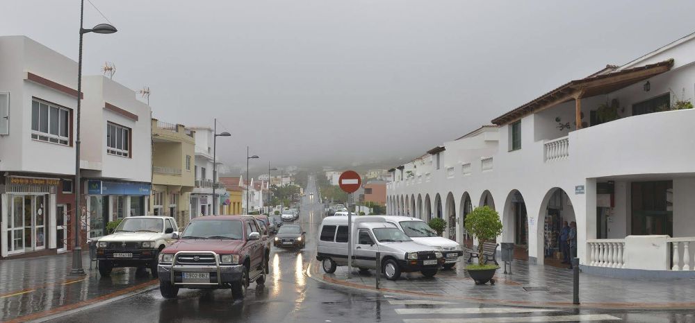 Suspendida la actividad lectiva, cultural y deportiva en El Hierro debido al mal tiempo.