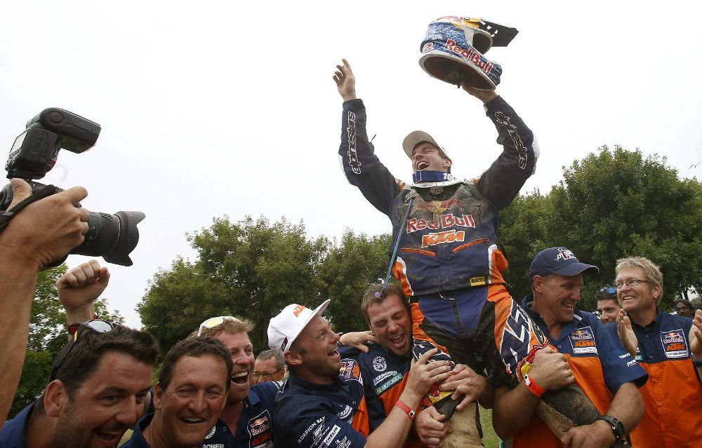 El piloto español Marc Coma, del equipo Red Bull KTM Factory Rally,consiguió hoy su quinta corona del Dakar al finalizar primero en esta séptima edición sudamericana.